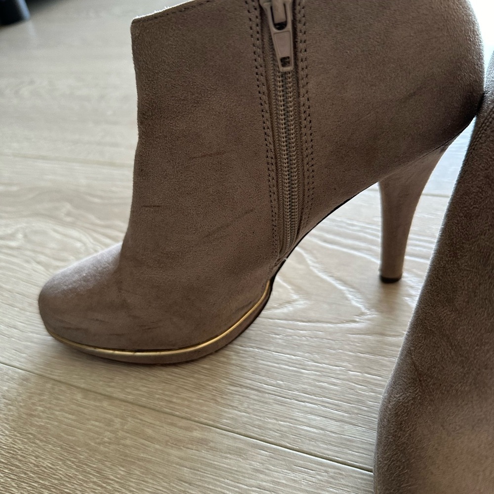 Call it Spring Heels - Picture 6 of 8